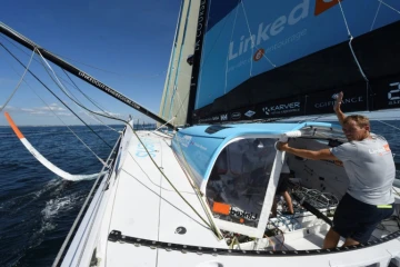 Le navigateur français Thomas Ruyant, à bord de son monocoque "LinkedOut" lors du "Trophée Azimut", le 9 septembre 2020 au large des côtes de Lorient