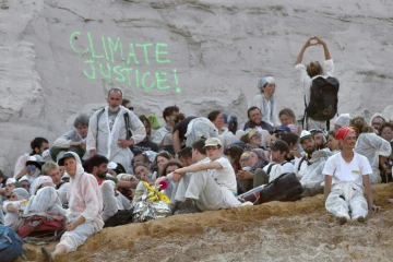 Des militants pour le climat occupent la mine de charbon de Garzweiler (Allemagne), le 22 juin 2019