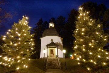 Photo prise le 10 décembre 2003  de la chapelle du village d'Oberndorf, où est né le tube de Noël "Douce nuit"