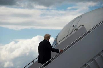 Donald Trump embarque à bord d'Air Force One à  Hagerstown (Maryland), le 18 août 2017