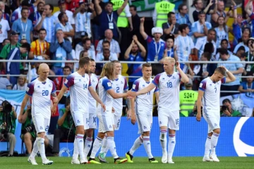 Les Islandais satisfaits après le nul surprise contre l'Argentine (1-1) au Mondial, le 16 juin 2018 à Moscou  