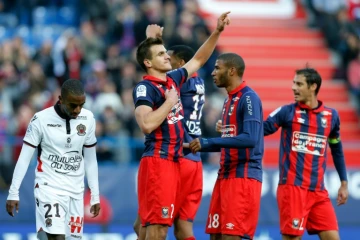 L'attaquant Ivan Santini inscrit le but de la victoire sur penalty en faveur de Caen face à Nice au stade Michel d'Ornano, le 6 novembre 2016 