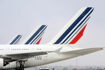 Air France prévoit d'assurer "70%" des vols samedi, selon un communiqué transmis vendredi par la direction de la compagnie