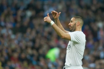 L'attaquant du Real Madrid Karim Benzema quitte le stade Santiago Bernabeu après avoir réalisé un doublé contre Getafe, le 5 décembre 2015  