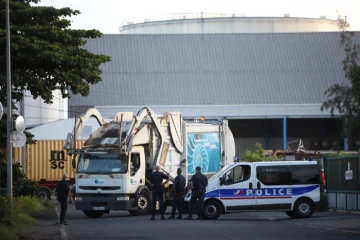Mardi 5 Avril 2011

Les policiers devant la SRPP