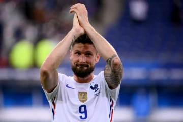 La joie de l'attaquant Olivier Giroud, après la victoire de la France, 3-0 contre la Bulgarie en match amical, le 8 juin 2021 au Stade de France à Saint-Denis, en guise de préparation pour l'Euro-2020