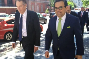 Le représentant américain au commerce Robert Lighthizer et le ministre mexicain de l'Economie Ildefonso Guajardo, le 23 octobre 2018 à Washington