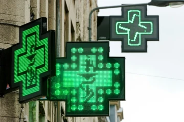 Une centaine de médicaments à éviter, selon la revue Prescrire 