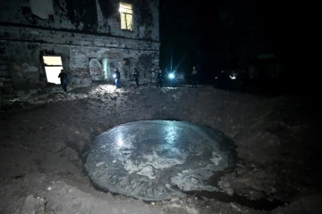 Après une attaque de missiles sur Kharkiv en Ukraine, le 27 avril 2024