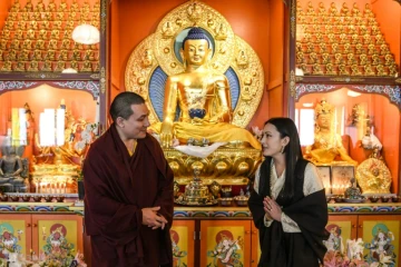 Karmapa Thaye Dorje et son épouse Rinchen Yangzom dans le monastère bouddhiste de Montchardon, près de Grenoble, le 16 août 2017