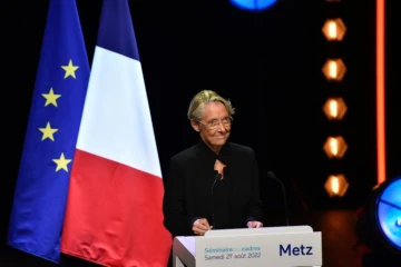 La Première ministre Elisabeth Borne lors du discours de clôture du séminaire des cadres politiques du futur parti présidentiel à Metz, le 27 août 2022