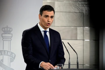 Le socialiste espagnol Pedro Sanchez, arrivé au pouvoir après la chute du conservateur Mariano Rajoy, a présenté mercredi un nouveau gouvernement pro-européen et majoritairement féminin le 6 juin 2018