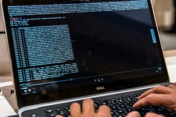 Début janvier encore, les failles de sécurité Meltdown et Spectre ont fait prendre conscience que presque tous les microprocesseurs, qui font fonctionner des milliards d'appareils électroniques, étaient potentiellement vulnérables