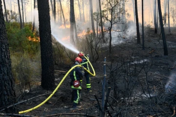 Pompiers déployés à Vidauban, dans le Var, le 18 août 2021