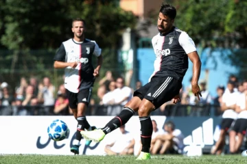 Sami Khedira et la Juventus lors d'un match d'entraînement contre sa section B à Villar Perosa, en Italie, le 14 août 2019