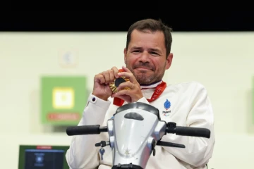 Le Français Tanguy De La Forest a été sacré au tir à la carabine position couchée 10 mètres (catégorie SH2) des Jeux paralympiques le 1er septembre 2024 à  Châteauroux
