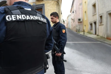 Quelque 700 enfants  confinés dans deux écoles primaires de Theix (Morbihan), en raison d'un incendie dans une station-essence située