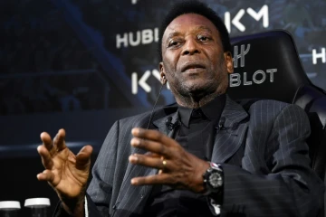 La légende du foot Pelé lors d'une rencontre avec Kylian Mbappé organisée par un sponsor, le 2 avril 2019 à Paris