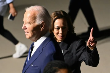 Le président américain Joe Biden et la vice-présidente Kamala Harris sur la base militaire d'Andrews, près de Washington, le 1er août 2024