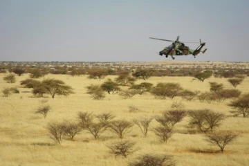 Un hélicoptère de combat Tigre de la mission Barkhane au Mali, le 1er novembre 2017 