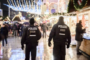 Des policiers déployés le 22 décembre 2016 à Berlin