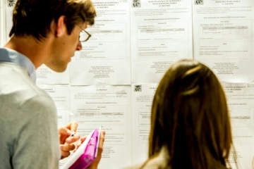 Alors qu'en Allemagne, le taux de chômage des jeunes était de 6,6% en décembre 2017 et en Autriche de 9,3%, il était bien plus élevé dans les pays du Sud
