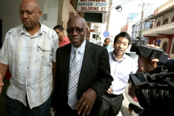 L'ancien vice-président de la Fifa Jack Warner (c), le 9 juillet 2015 à Port-of-Spain