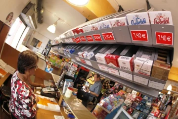 Vendredi 5 août 2011 - L'amendement Payet et la vente de tabac 
(Photo Michel Désiré)