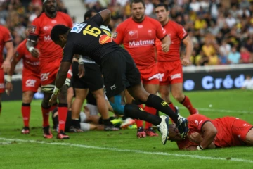 L'arrière fidjien de La Rochelle Kini Murimurivalu marque un essai, le 10 septembre 2016 face à Lyon