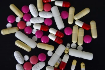 Les plus fortes économies seront réalisées sur les médicaments grâce aux génériques et à de meilleures prescriptions