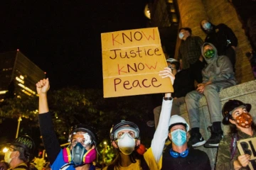 Des manifestants à Portland (Oregon), le 24 juillet 2020