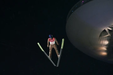 Le Polonais Kamil Stoch, tenant du titre, remporte le saut à skis sur grand tremplin, à Pyeongchang le 17 février 2018