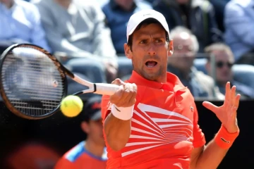 Le Serbe Novak Djokovic face au Canadien Denis Shapovalov, le 16 mai 2019 à Rome