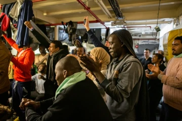 Des migrants à bord du Sea Watch 3 apprennent le 9 janvier 2019 au large de Malte qu'ils vont être autorisés à débarquer sur l'île