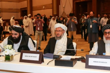 Des responsables afghans et des talibans réunis à Doha, capitale du Qatar le 7 juillet 2019 pour discuter de l'avenir du pays en guerre