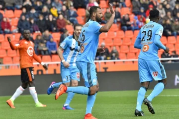 Le capitaine de l'OM Rolando a ouvert la voie du large succès marseillais sur la pelouse de Lorient, le 5 mars 2017
