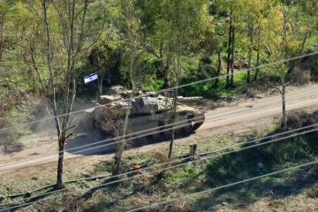 Un char de l'armée israélienne près du village de Shaqra, dans le sud du Liban le 25 janvier 2025