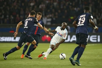 Le milieu de Marseille Lassana Diarra (c) lors du "clasico" contre le PSG en L1, le 4 octobre 2015 au Parc des Princes