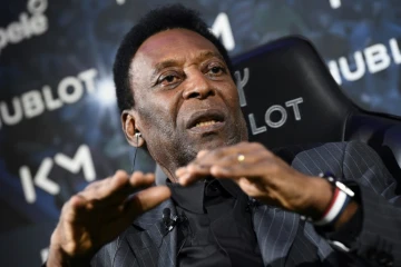 La légende du foot Pelé lors d'une rencontre avec Kylian Mbappé organisée par un sponsor, le 2 avril 2019 à Paris