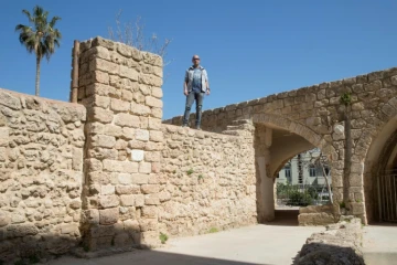 Le journaliste israélien Avi Issacharoff, co-auteur de "Fauda", le 8 mars 2017 à Tel-Aviv