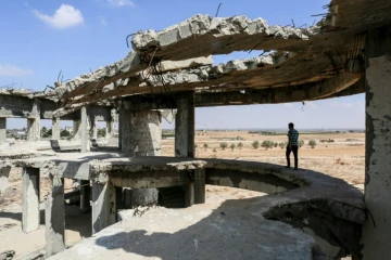Photo prise le 9 septembre 2018 montrant une vue de l'ancien "aéroport international Yasser Arafat", détruit et déserté, situé dans la ville de Rafah, dans le sud de la bande de Gaza