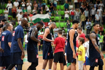 Les joueurs de l'équipe de France battus par la modeste Bulgarie en qualification du Mondial-2019 à Botevgrad, le 13 septembre 2018