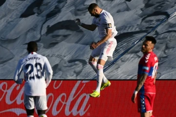 Real Madrid, porté par un grand Karim Benzema reste sur un succès précieux contre Elche au stade Alfredo Di Stefano de Valdebebas, le 13 mars 2021
