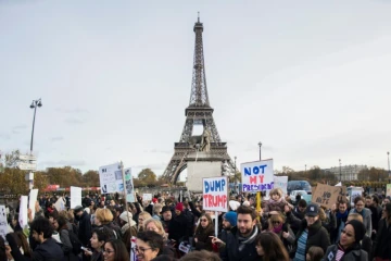 Manifestation pour protester contre l'élection du républicain Donald Trump aux Etats-Unis, le 19 novembre 2016 à Paris