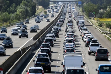 Embouteillages sur une autoroute lors des départs en vacances, le 4 août 2018