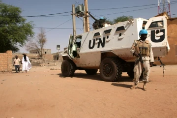 Un soldat de la Minusma devant un véhicule blindé, le 19 septembre à Tombouctou