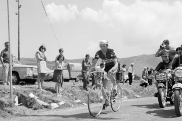 Le Français Roger Pingeon roule vers la victoire, le 14 juillet 1968, lors de la 15ème étape du Tour de France disputée entre Font Romeu et Albi. Pingeon terminera 5ème du Tour, remporté par le Néerlandais Jan Janssen