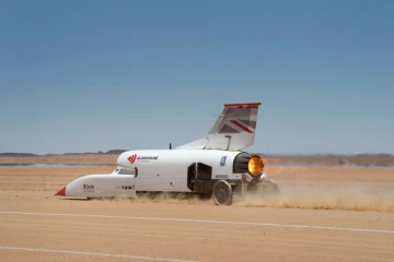 Le bolide baptisé "Bloodhound" pendant des tests à Hakskeenpan dans la province du Cap, en Afrique du Sud, le 14 novembre 2019 