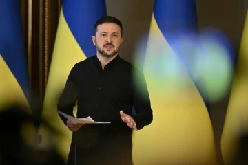 Le président ukrainien Volodymyr Zelensky tient une conférence de presse à Kiev, le 13 mai 2025 