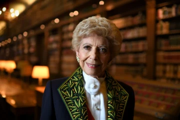 L'historienne Hélène Carrère d'Encausse, première femme à la tête de l'Académie française et grande spécialiste de la Russie, est décédée à l'âge de 94 ans samedi à Paris 
